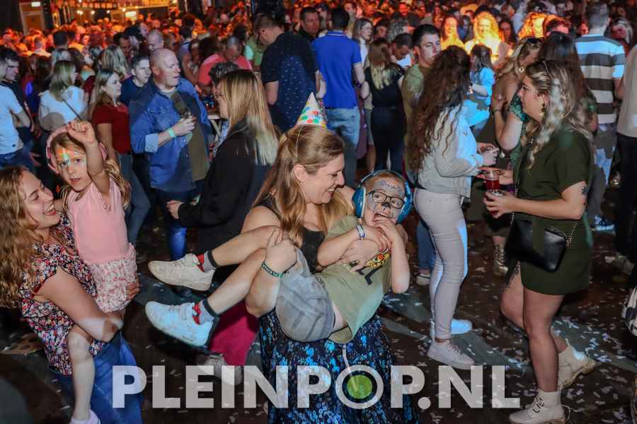 Publiek    Bezoekers (156)